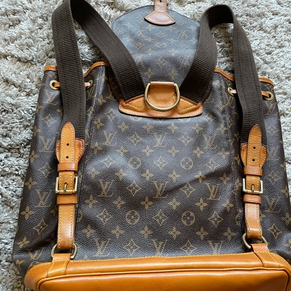 Authentic Vintage Louis Vuitton Backpacked in great condition, gently used. - Picture 5 of 9